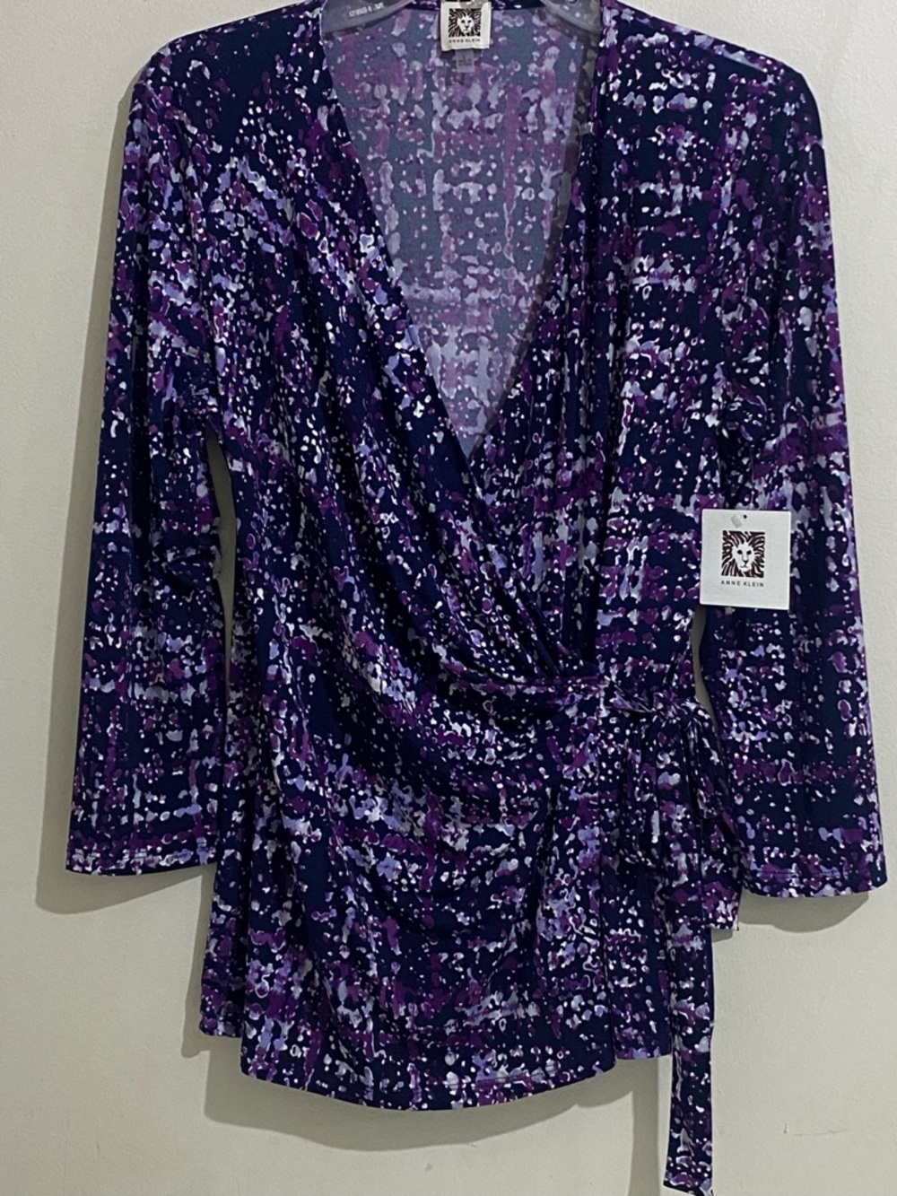 Anne Klein Purple Patterned Wrap Top V-Neck Size L